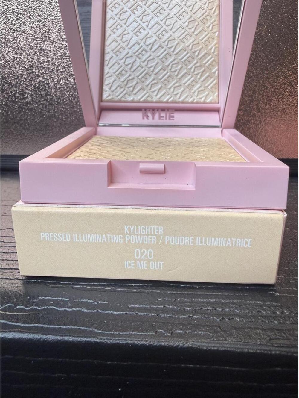✨ Kylie Cosmetics Kylighter - 020 Ice Me Out ✨-$24 MSRP